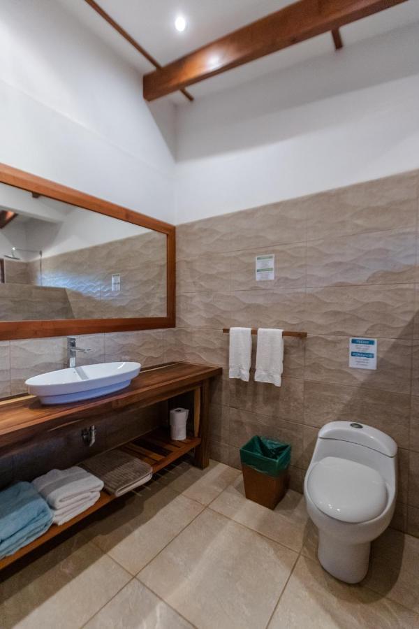Salvatierra Beachfront Hotel Puerto Coyote Kültér fotó