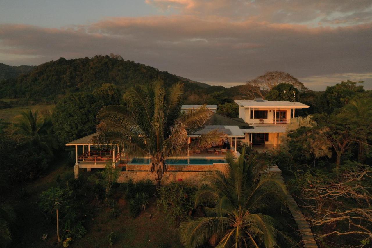 Salvatierra Beachfront Hotel Puerto Coyote Kültér fotó